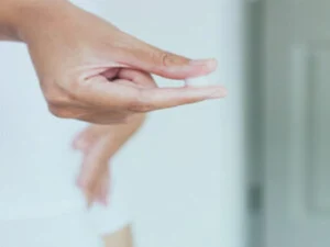 خروج ترشح سفید از مجرای ادرار - دکتر کیوان آقامحمدپور